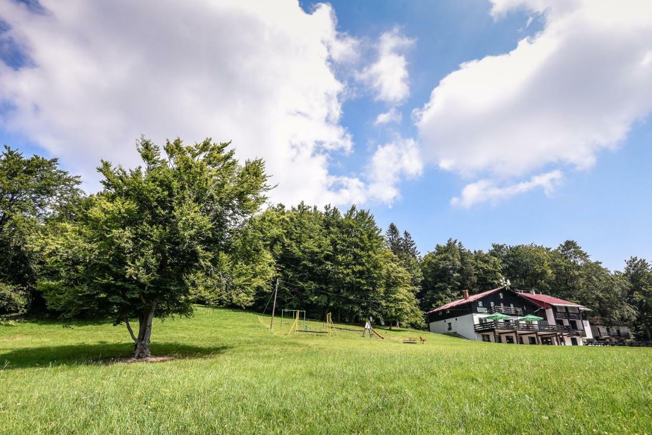 Bed and Breakfast Planinski Dom Na Kalu Dol pri Hrastniku Экстерьер фото